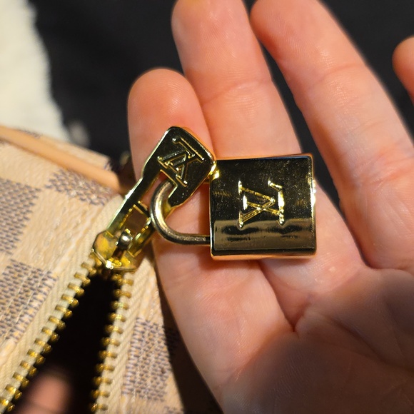 USED***Checkered Tan and Cream Handbag LV With Long Strap And Dust Bag - Picture 5 of 7